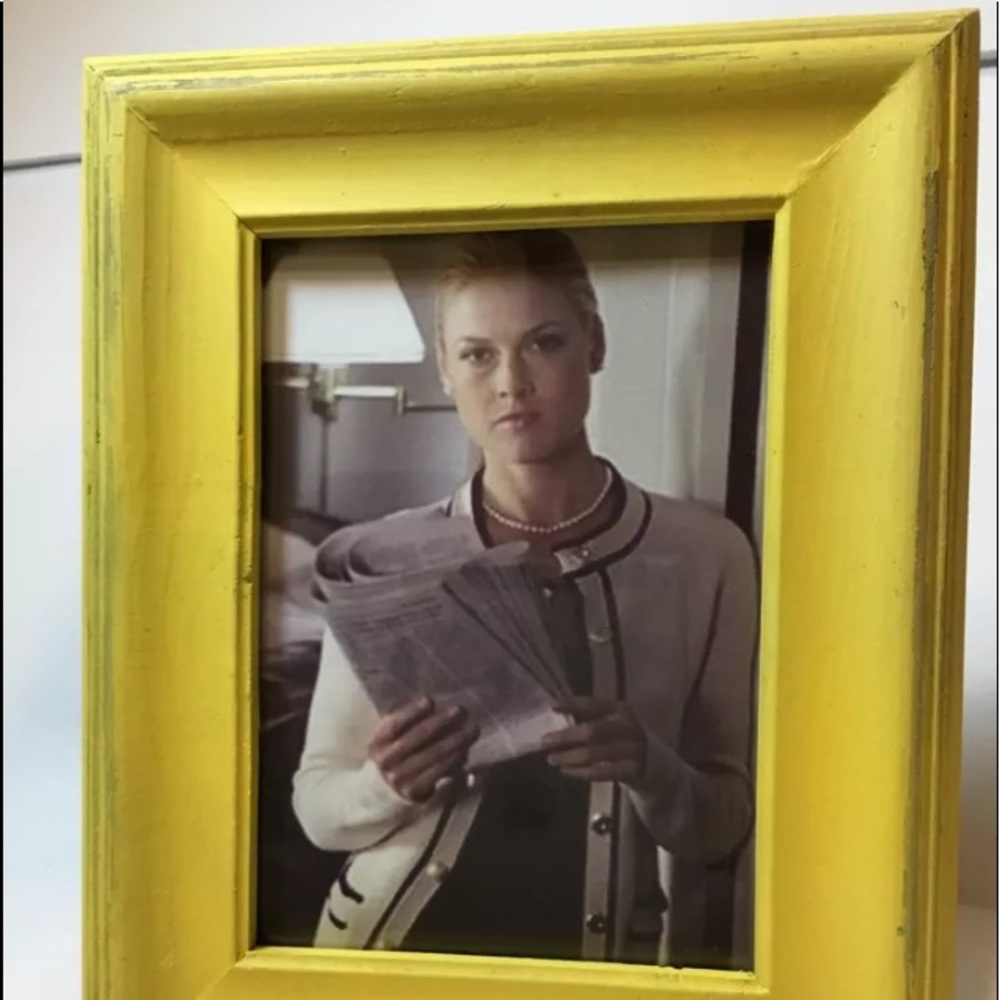 PICTURE FRAME
5X7
Yellow distressed